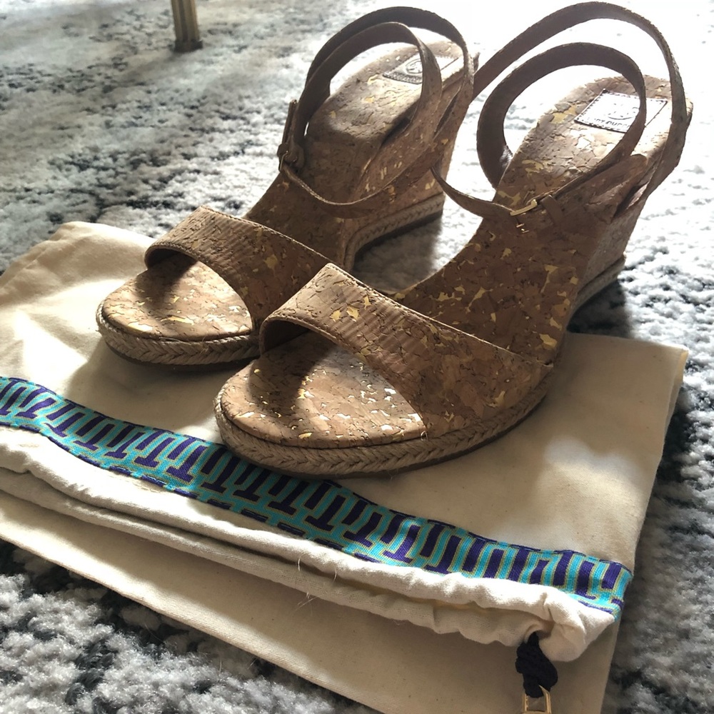 Gently Used Like NEW! Tory Burch Wedge! Size 9.5!